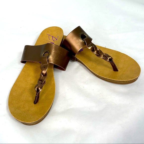 Blowfish | Shoes | Blowfish Womens Grava Faux Leather Copper Color Thong Sandals Flipflops 